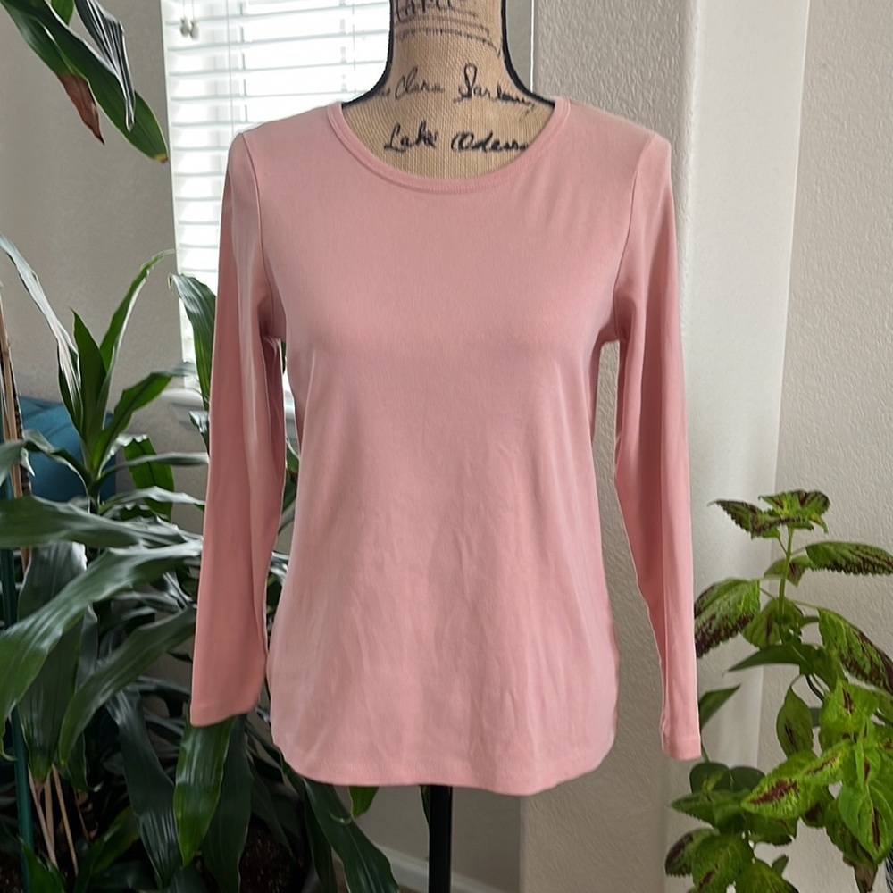 NWOT St. John’s Bay Women's Long Sleeve Scoopneck
Color Rose Pink. Size PM.